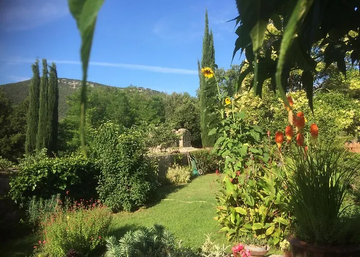 Logis Des Magnans - Le Murier - Bed and breakfast 3*